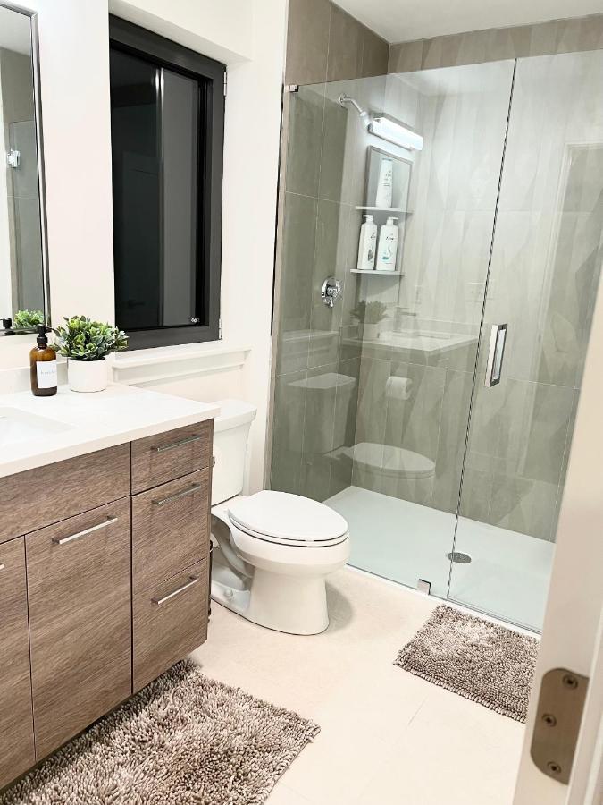 Modern 2 Bed Furnished Apartment In Quincy Luaran gambar