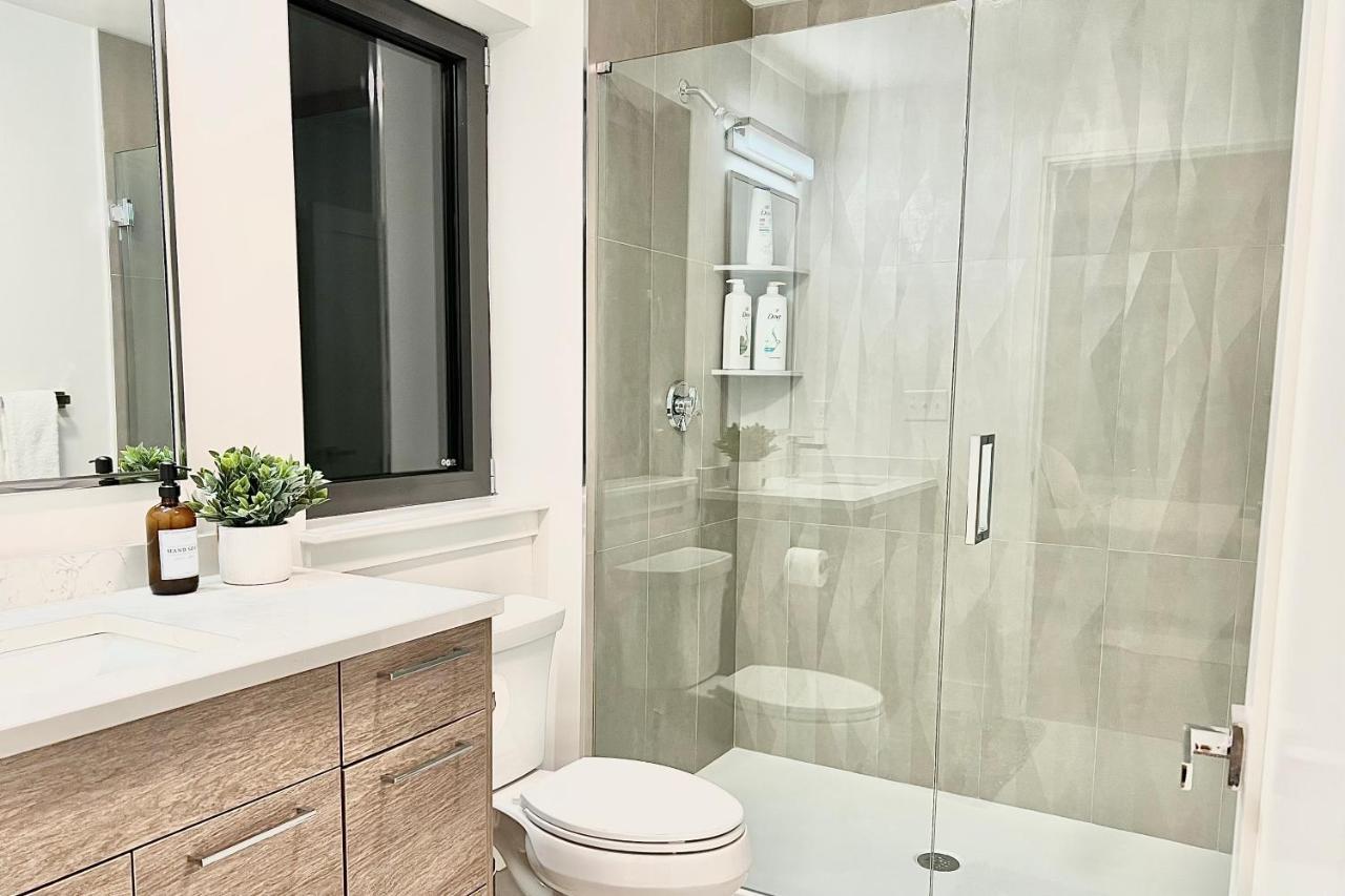 Modern 2 Bed Furnished Apartment In Quincy Luaran gambar